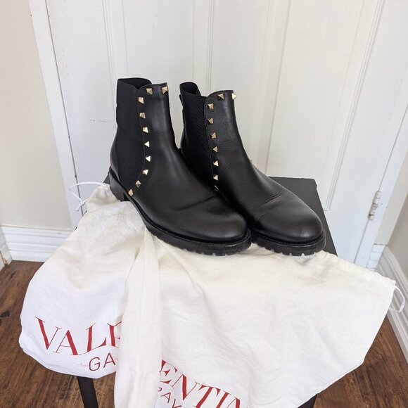 Valentino Garavani Shoes - Valentino chelsea boots rockstud